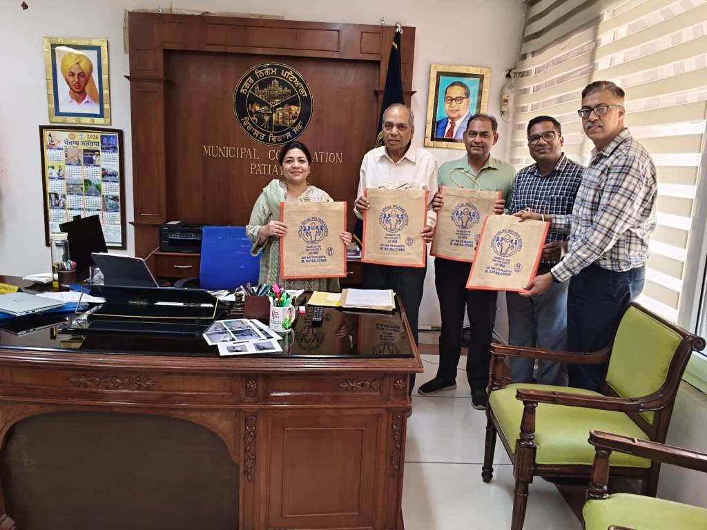 Patiala Social Welfare Society gives message of plasticfree society on the occasion of Silver Jubilee Year